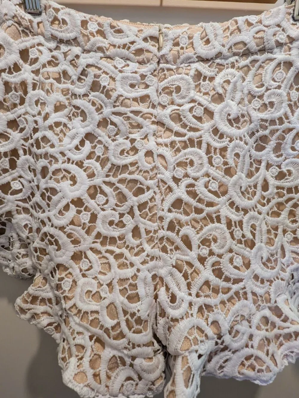 DO+BE Lace-Covered Top & Shorts Set Size M